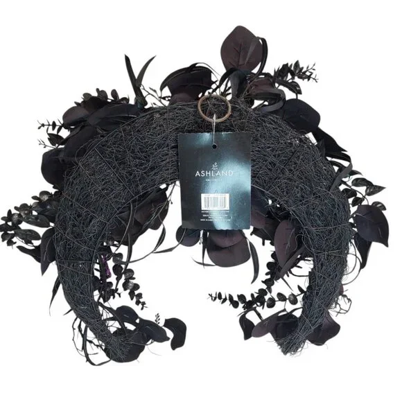 Halloween Wreath Haunted Home Pirate Skeleton Skull Spiders Flowers Black 21" - Picture 2 of 9